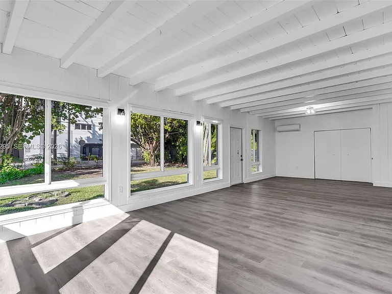 648 South Dr — Photo 17