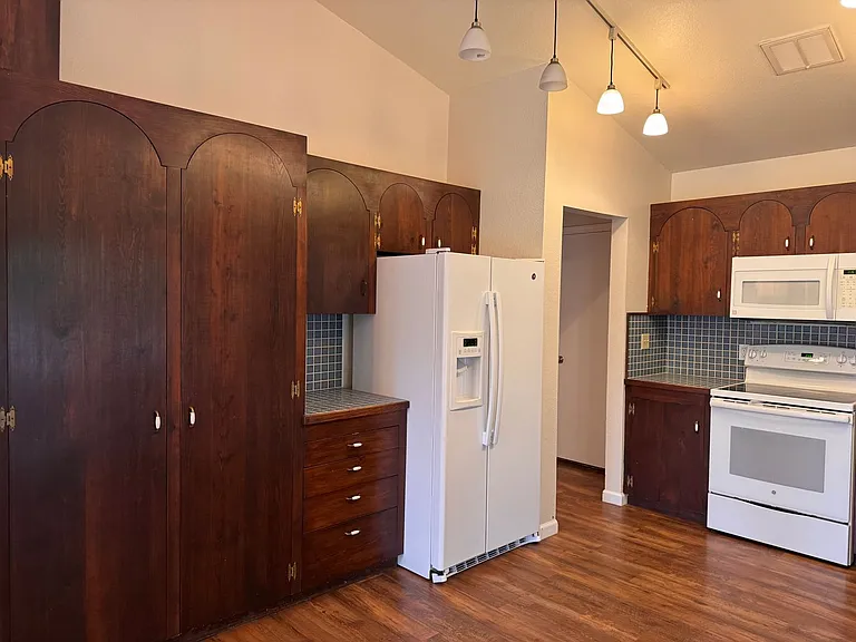 104 N 14th St — Photo 5