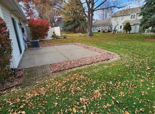 930 Woodhollow Dr, Schererville, IN 46375