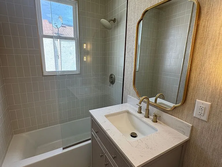 1618 Washington St NE — Photo 17