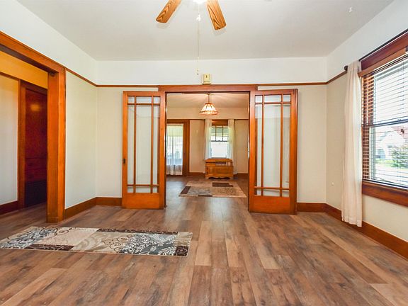 5th image of 402 E Essex St