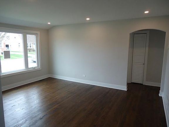 5th image of 7648 N Oketo Ave