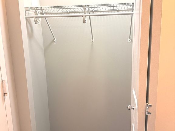 5th image of 3033 N Sheridan Rd APT 403