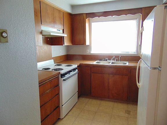 5th image of 422 E Maine Ave