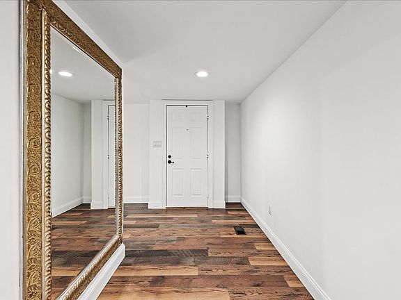 5th image of 210 Marengo Ct