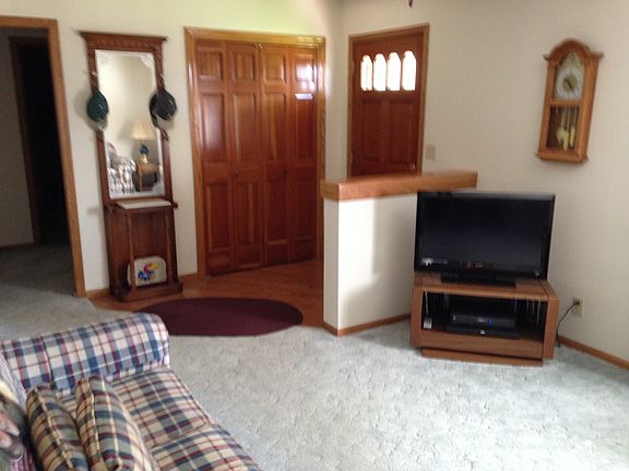 Living Room is 11'6"X21'