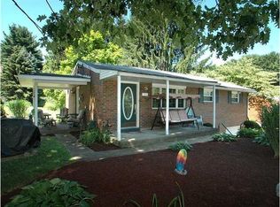 306 Fiesta Dr, Pittsburgh, PA 15239