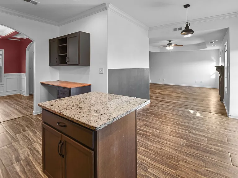 1032 Spicer Dr — Photo 9