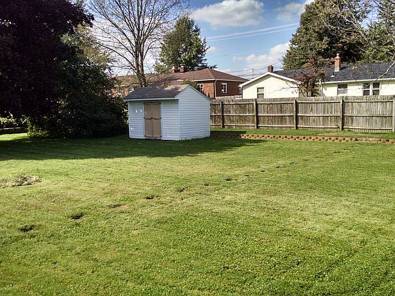 3rd image of 155 Fairview St
