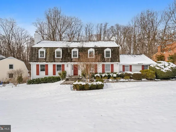 7917 Greentree Rd, Bethesda, MD 20817