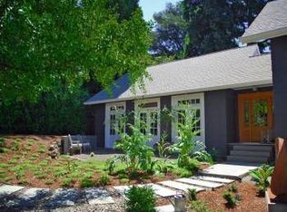 2028 SW Moss St, Portland, OR 97219