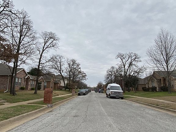 4th image of 5523 Chimney Rock Dr