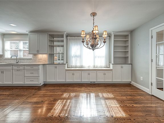 5th image of 1143 Driftwood Dr