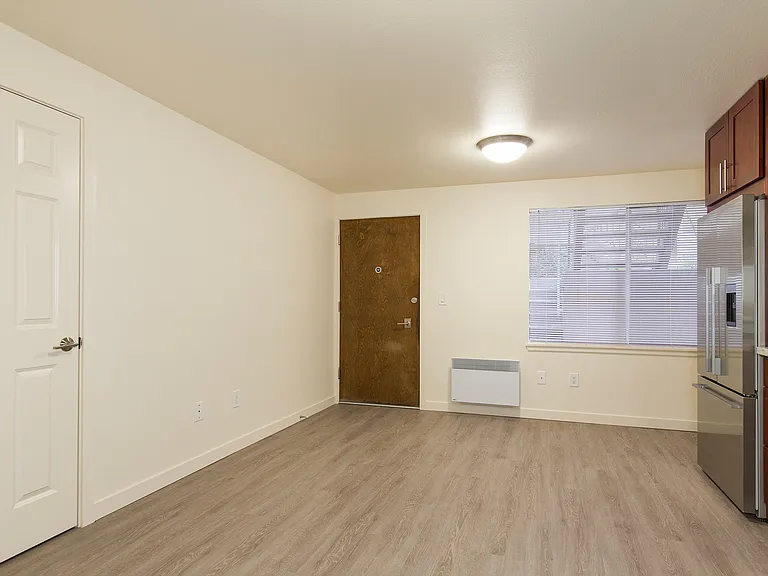Phinney 12 Apartments — Photo 45