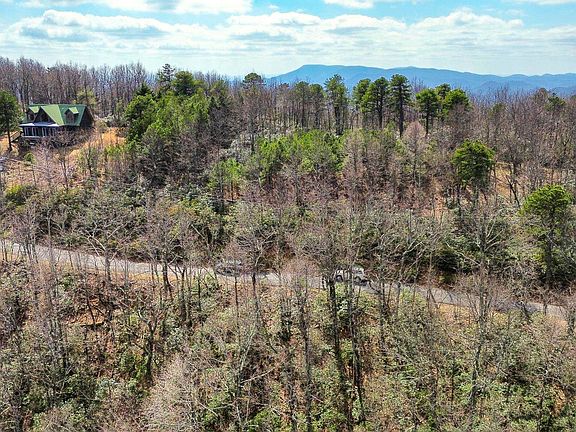 3rd image of 9 Sunset Ridge Rd