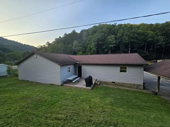 9126 Herndon Rd, Matoaka, WV 24736