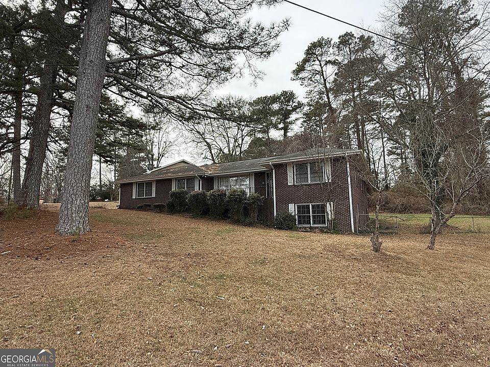 1st image of 2580 Lake Capri Rd NW