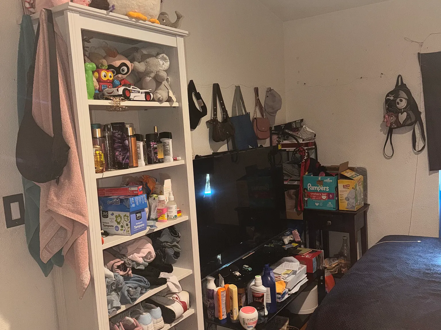 2 bed, 872 sqft, $1,300 — Photo 2