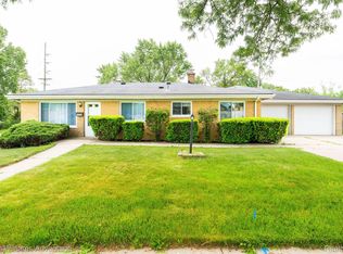 31705 Balmoral St, Garden City, MI 48135