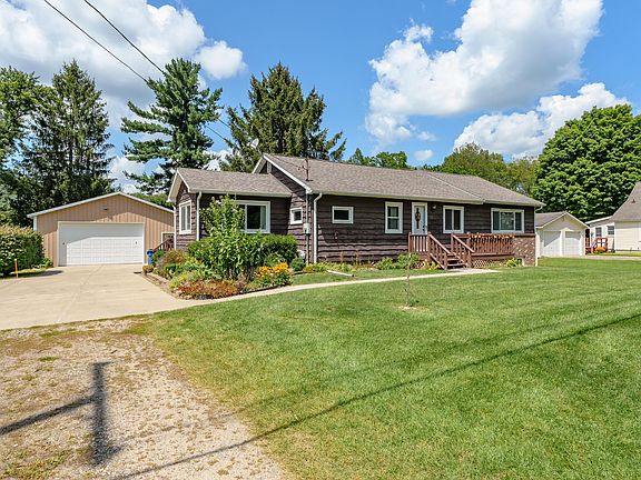 2nd image of 5881 N Riverview Dr