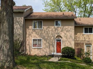 1069 River Forest Dr, Flint, MI 48532