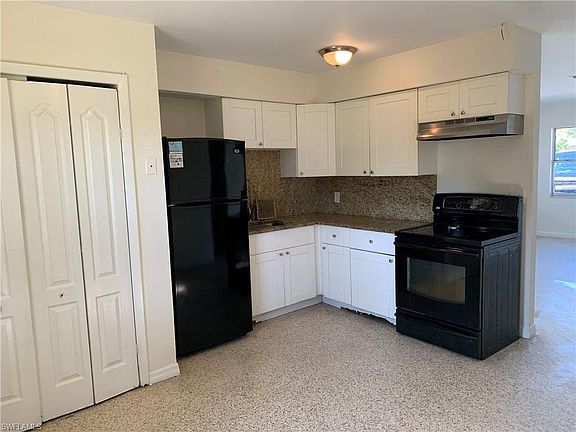 3rd image of 1017 San Remo Ave