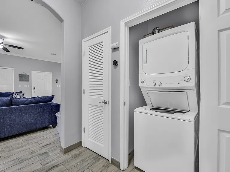 102 E Capricorn Dr #B2 — Photo 11