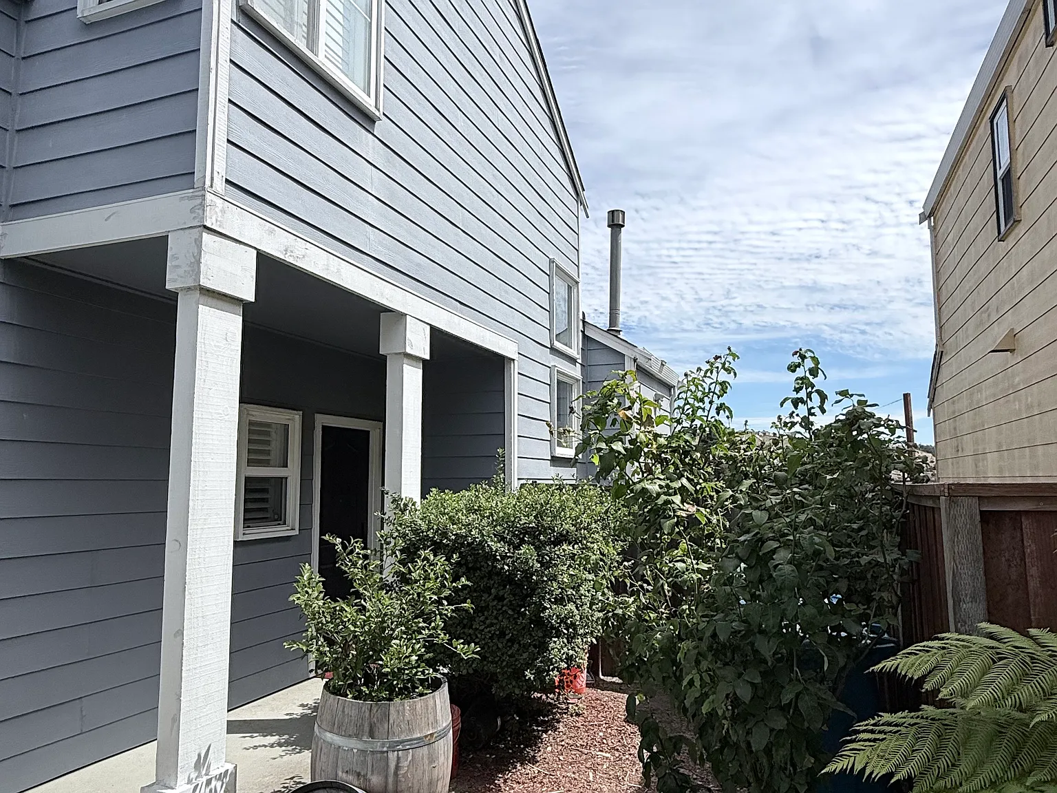 3 bed, 2.5 bath, 1460 sqft, $3,295 — Photo 2