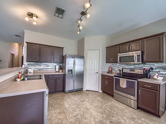 5th image of 606 WINDMORE CT