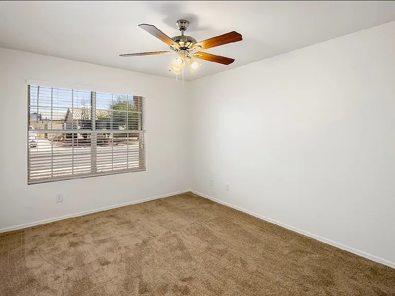 3106 N Sea Pnes — Photo 3