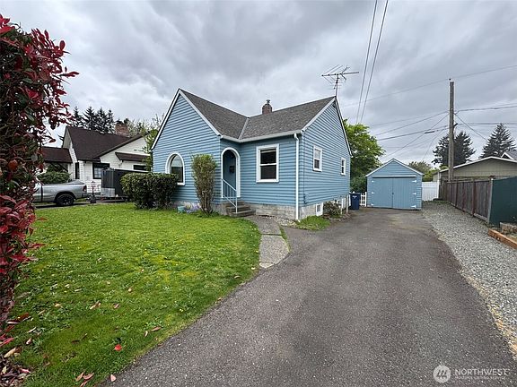 2nd image of 215 J Street SE