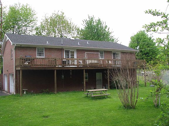 3rd image of 110 Cherry Grove Dr