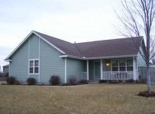 5660 SW 34th Pl, Topeka, KS 66614