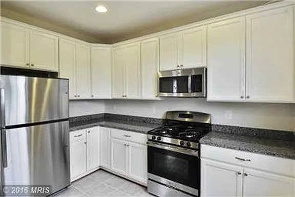 5 bed, 1332 sqft, $680 — Photo 4