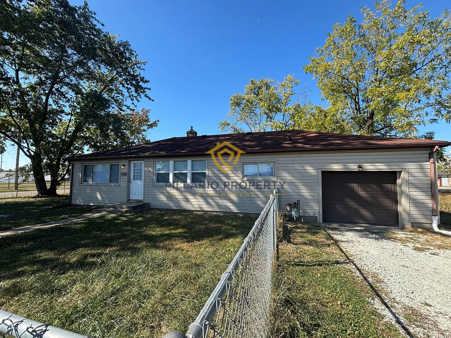 Charming Ranch On a Corner Lot in Anderson, 2 Bedroom, 1 Bathroom with Attached Garage Available ... — Photo 1