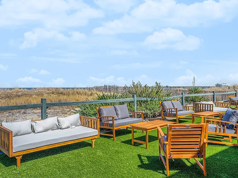 570 W Ocean View Ave #1 — Photo 30