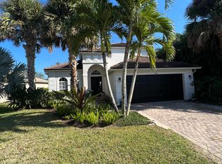 8266 Laurel Lakes Way, Naples, FL 34119
