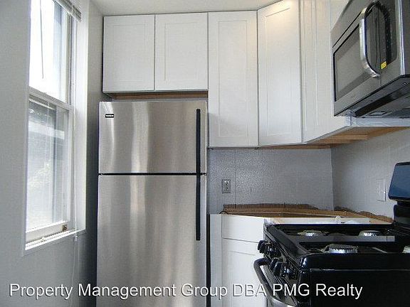 3rd image of 2200 Fairmount Ave APT 2R