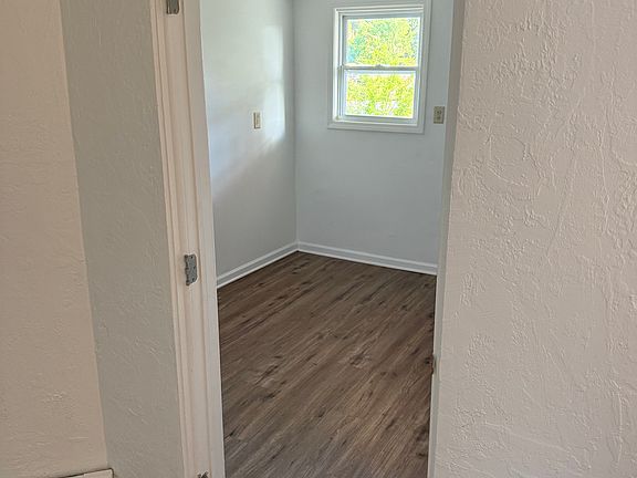 2nd image of 1136 Bellaire Ave #1138