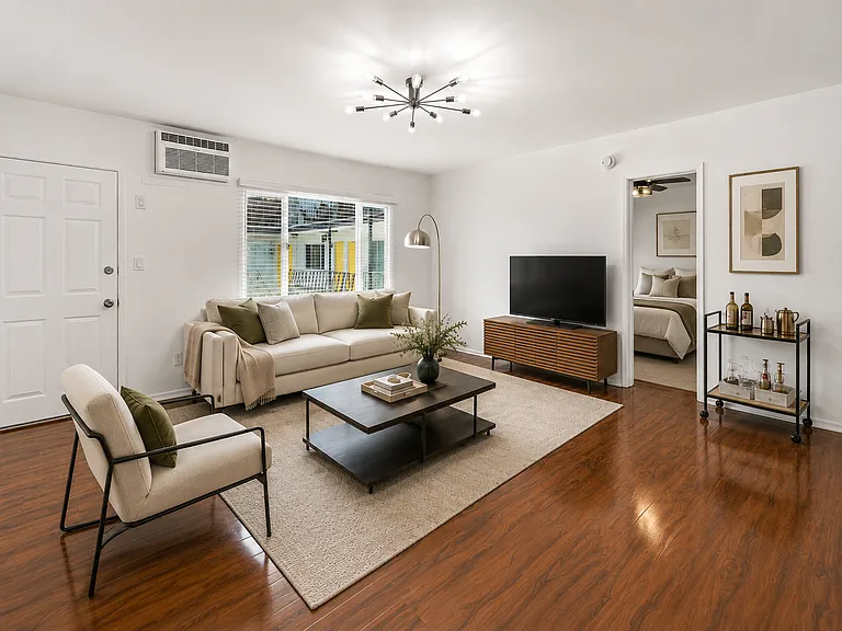 10926 Hortense St — Photo 27
