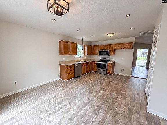 2nd image of 58 Crossvine Ct