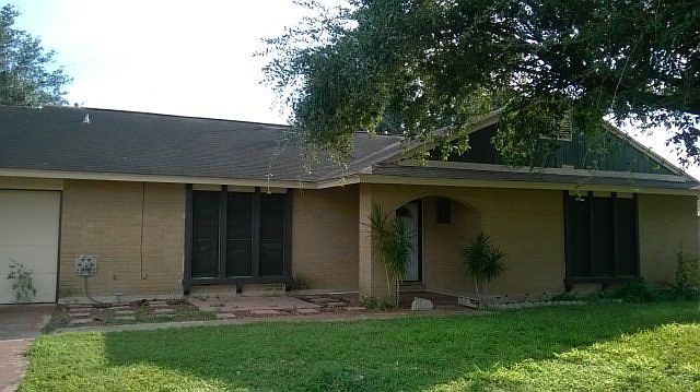 1st image of 124 E Upas Ave