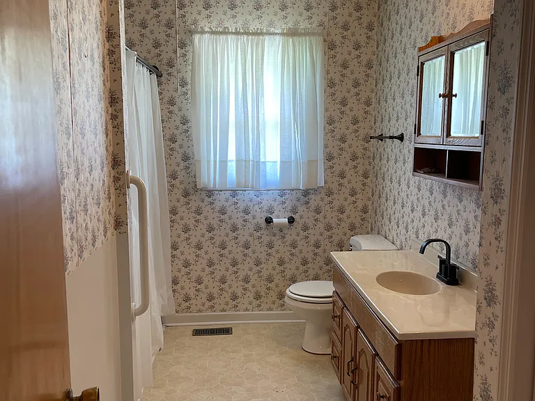 114 Briggs St — Photo 7
