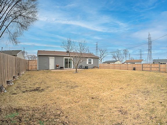 5th image of 200 Nippert Ave