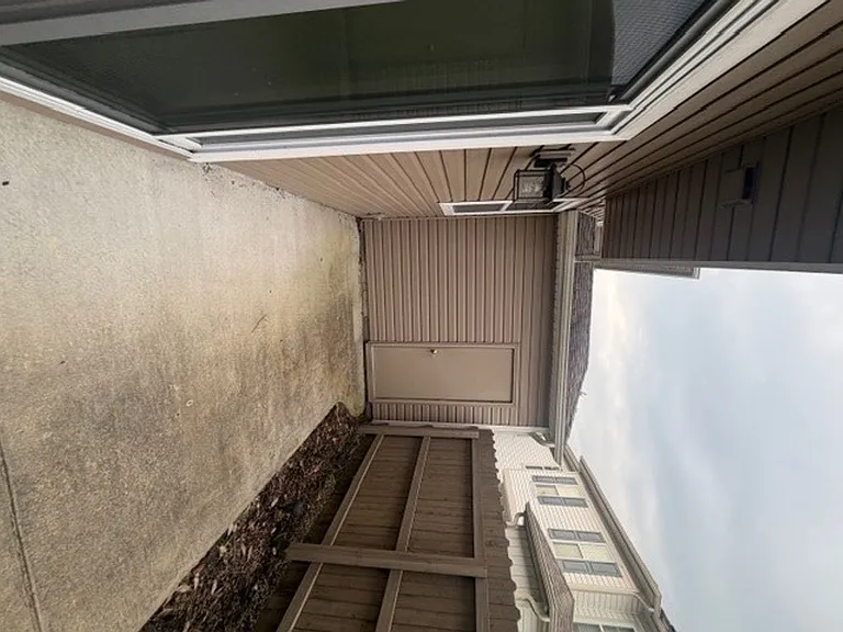 1609 Apsley Ct — Photo 48