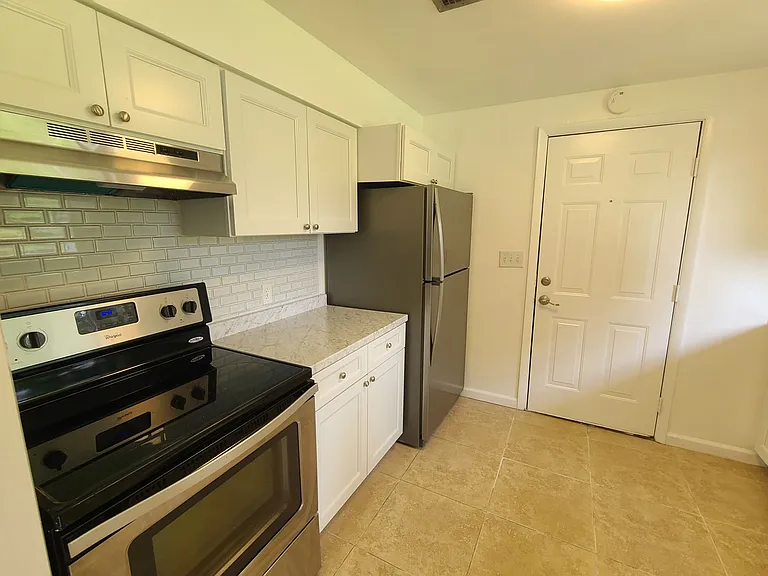 16579 SW 137th Ave — Photo 4
