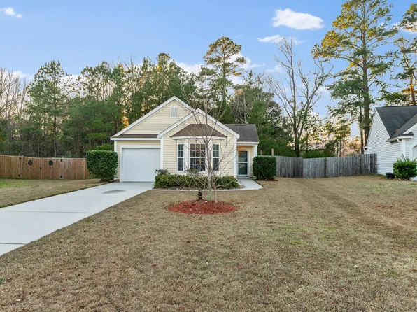 125 Farm Quarters Dr, Goose Creek, SC 29445