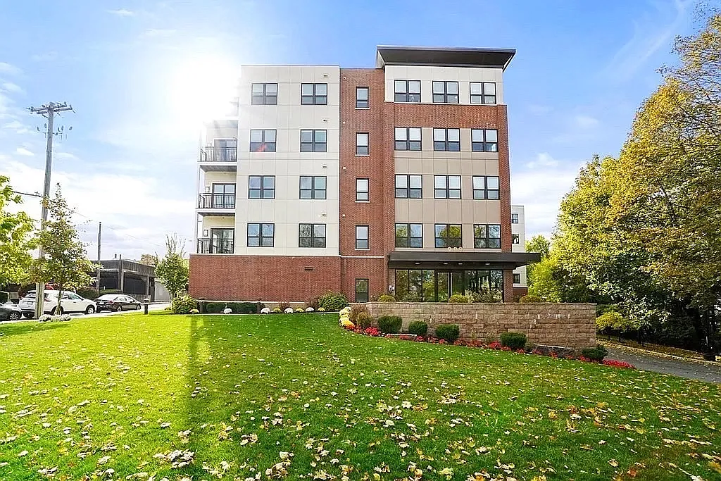 2 bed, 1247 sqft, $3,495 — Photo 1