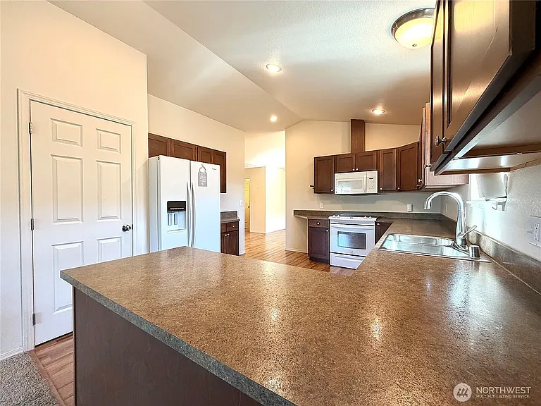 709 Paintbrush Ln — Photo 6