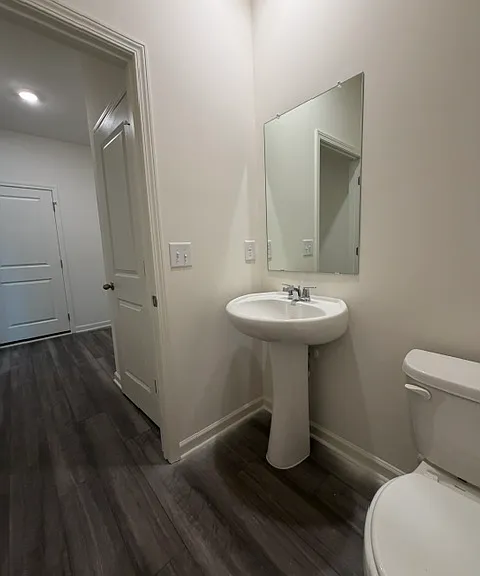 288 Silverton Dr — Photo 3